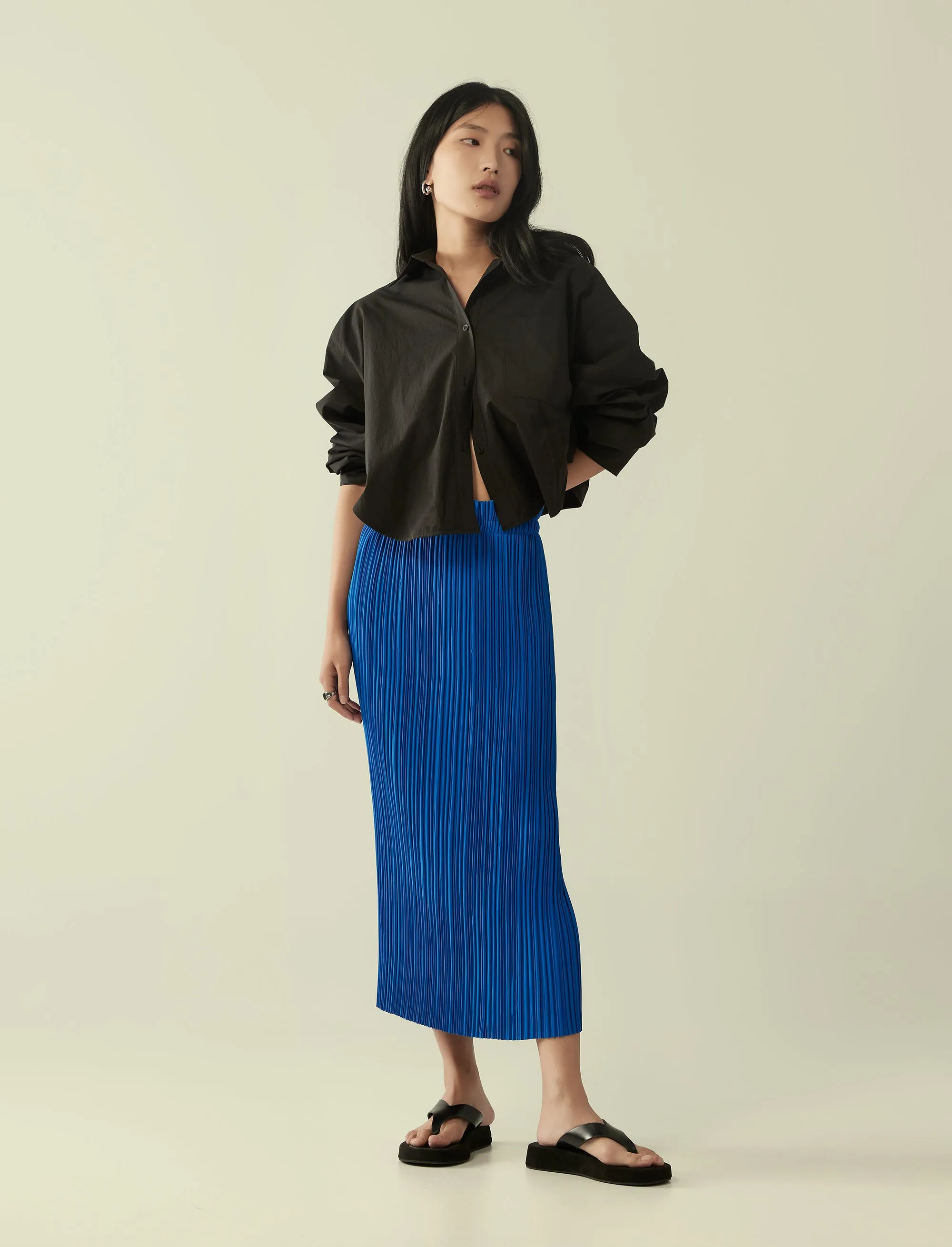 pleated midi skirt